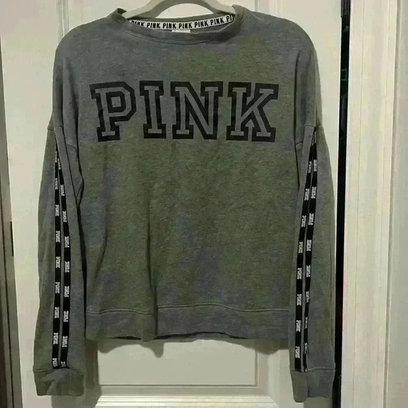 Victoria’s Secret Pink size XS Grey Spellout Logo Crewneck Light Sweater - Picture 1 of 5